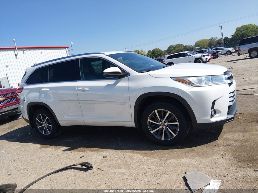 TOYOTA HIGHLANDER - zdjęcie 13