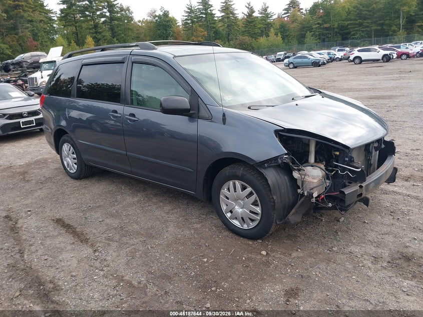 2009 TOYOTA SIENNA auction photo 1