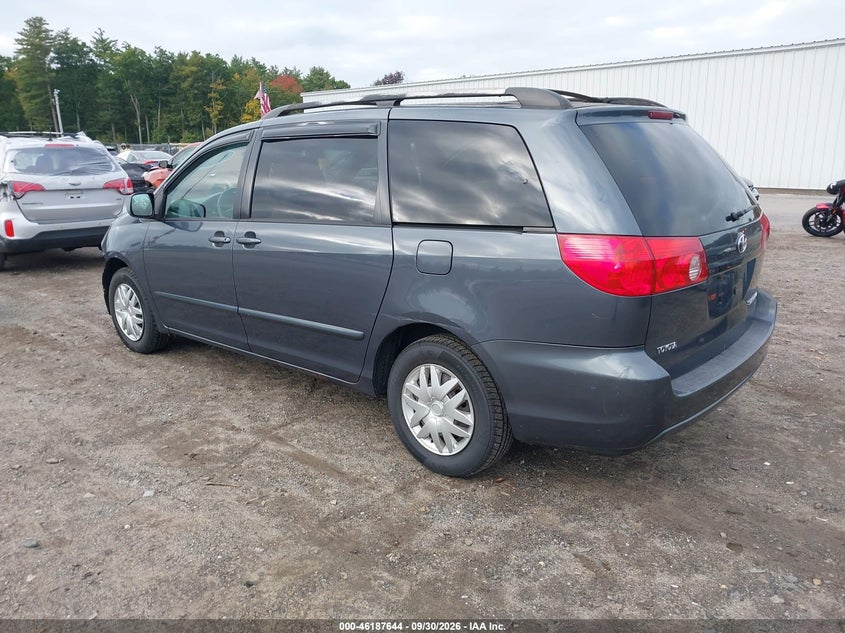2009 TOYOTA SIENNA auction photo 3