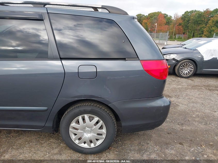 2009 TOYOTA SIENNA auction photo 6