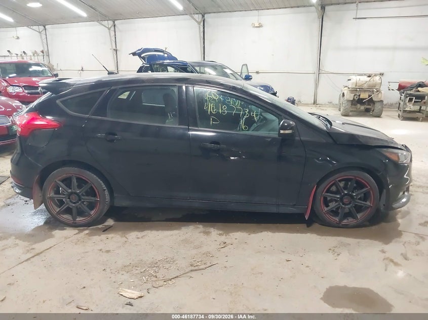 2016 FORD FOCUS ST · Фото 13