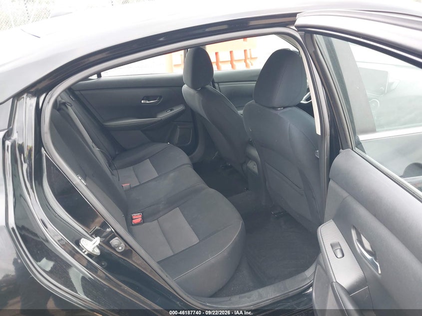 2021 NISSAN SENTRA SV XTRONIC CVT · Фото 8
