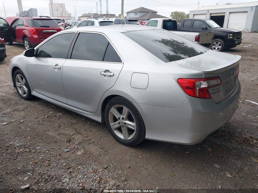 Vin: 4t1bf1fk6cu585844, lot: 46687693, toyota camry se 20123