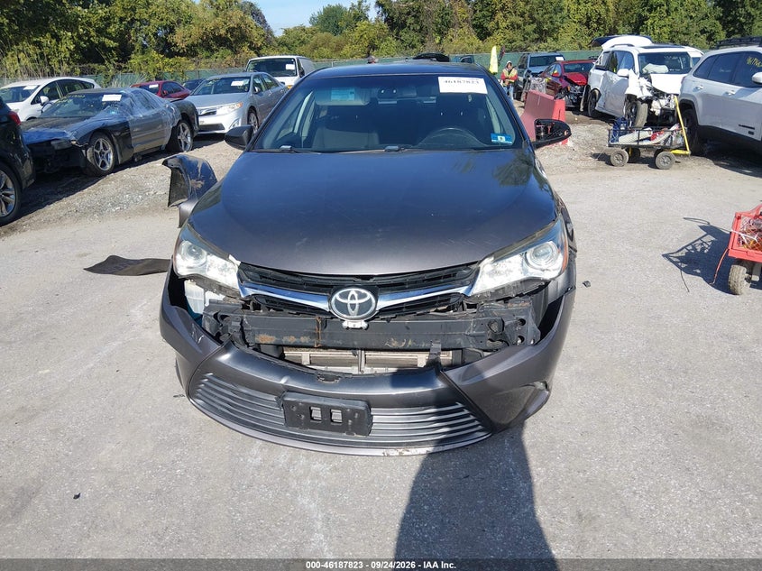 TOYOTA CAMRY - zdjęcie 13
