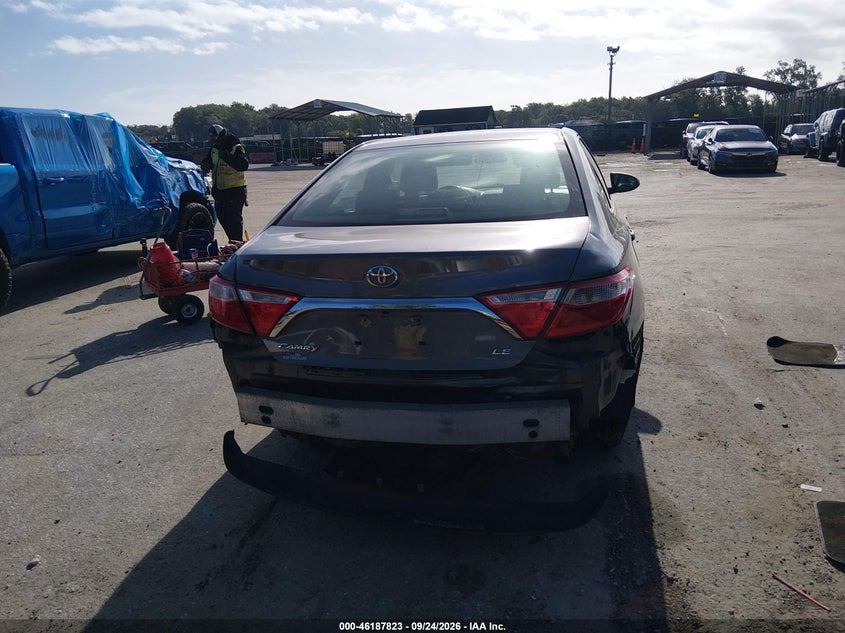 TOYOTA CAMRY - zdjęcie 17