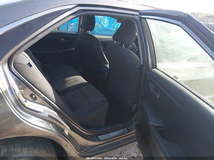 TOYOTA CAMRY - zdjęcie 8