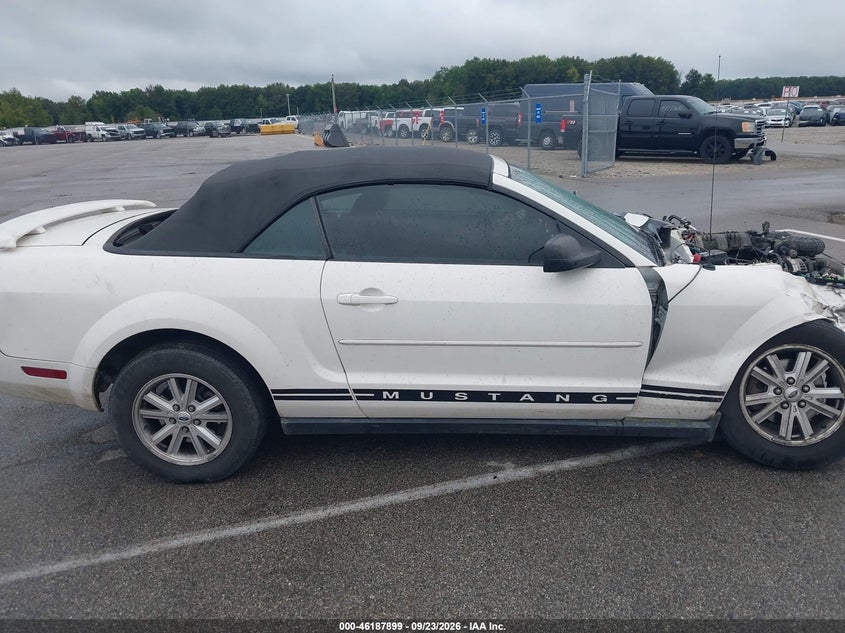 2006 FORD MUSTANG V6 · Фото 14