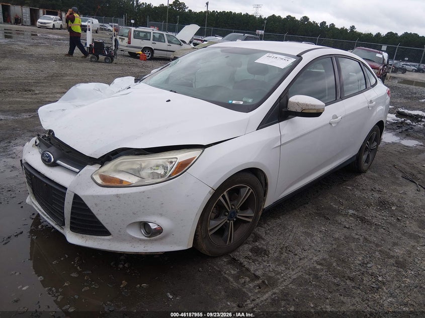 Vin: 1fadp3f2xel420299, lot: 46687839, ford focus se 20142