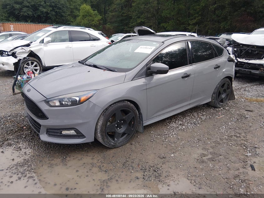 Vin: 1fadp3l94hl221173, lot: 46688028, ford focus st 20172