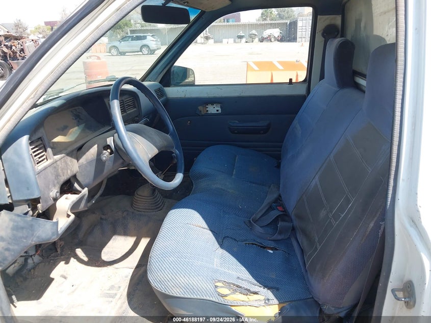 TOYOTA PICKUP 1991 VIN JT4RN81A2M0064948