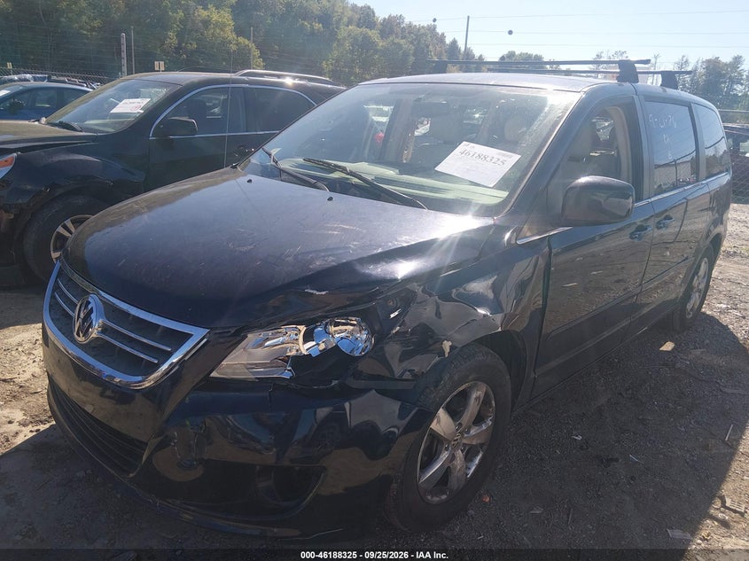 2010 Volkswagen Routan, Front End, IAAI, VIN 2V4RW3D14AR354028 — photo 2