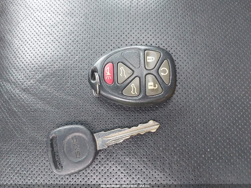 2013 GMC YUKON DENALI · Фото 11