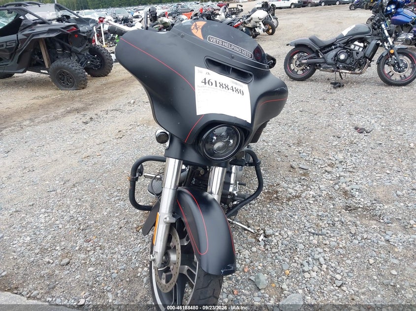HARLEY-DAVIDSON FLHXS 2015