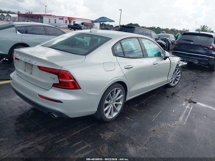 Фото 4 - VOLVO S60