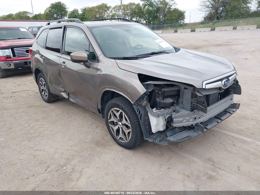 Vin: jf2skajc7lh605335, lot: 46688602, subaru forester premium 2020 img_1