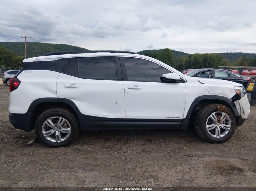 2022 GMC TERRAIN AWD SLE · Photo 13