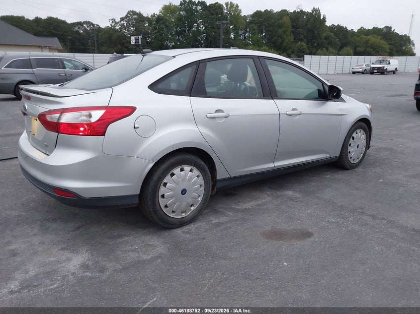 Vin: 1fahp3f27cl276564, lot: 46688636, ford focus se 20124