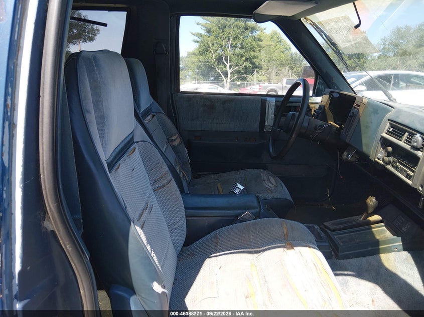 CHEVROLET BLAZER 1989 VIN 1GNCT18Z8K8249655