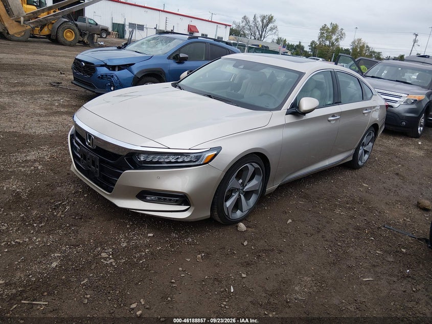 2018 Honda Accord Touring, Правый бок, IAAI, VIN 1HGCV1F9XJA059001 — фото 2