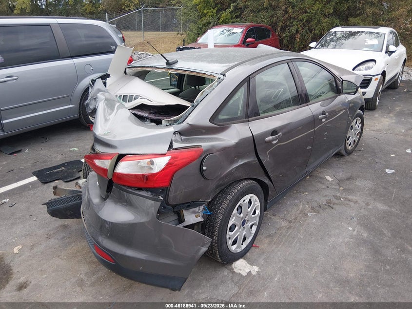 Vin: 1fahp3f23cl387371, lot: 46688825, ford focus se 20124