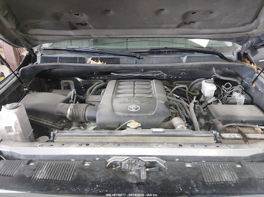 TOYOTA TUNDRA - zdjęcie 10