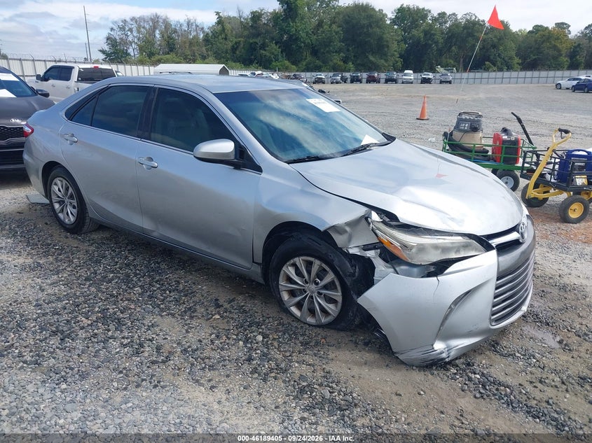 TOYOTA CAMRY - zdjęcie 1