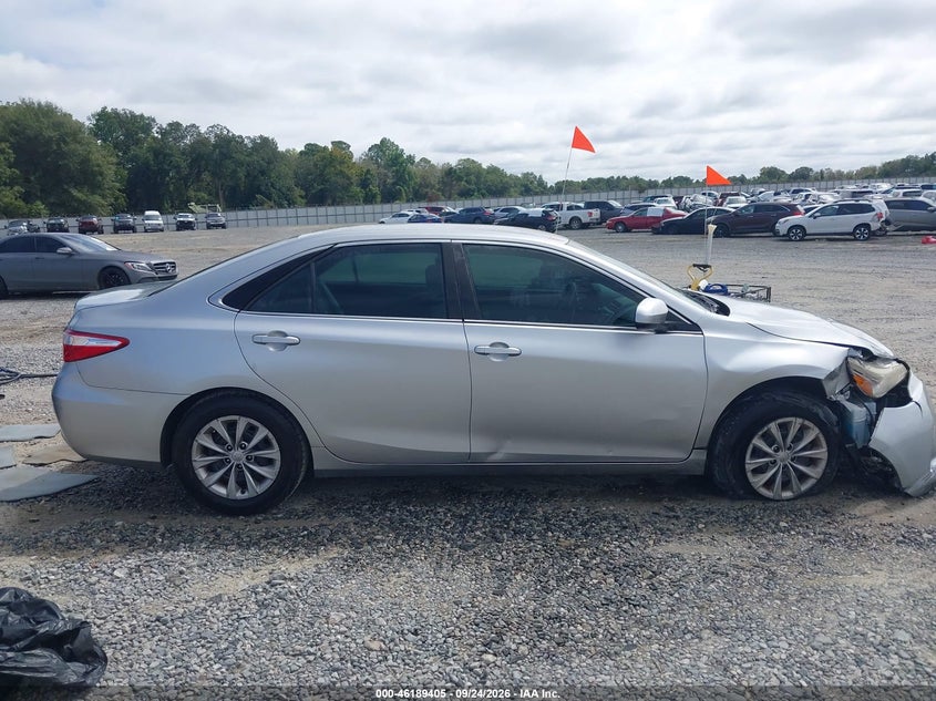 TOYOTA CAMRY - zdjęcie 13