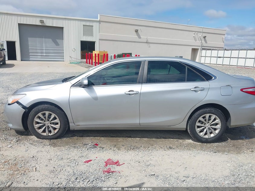 TOYOTA CAMRY - zdjęcie 14