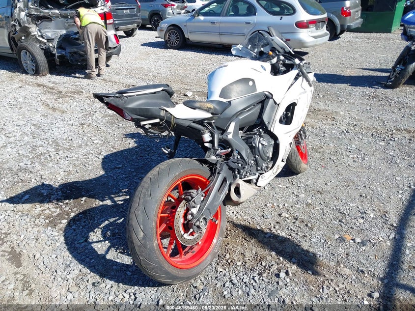 YAMAHA YZFR7 2023