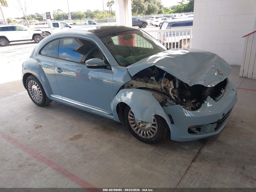 2013 Volkswagen Beetle Coupe 2.5L W/Sun, Перёд, IAAI, VIN 3VWJP7AT3DM690408