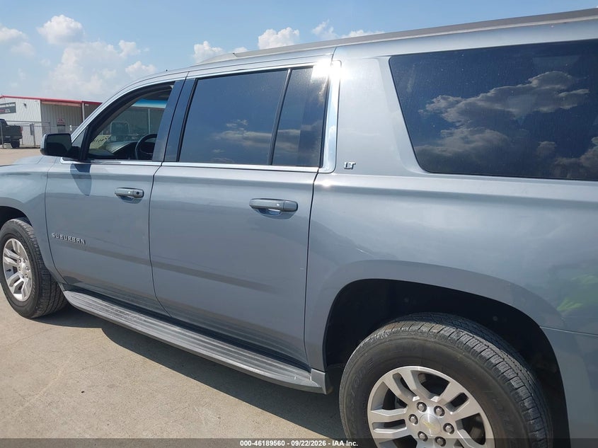 CHEVROLET SUBURBAN - zdjęcie 14