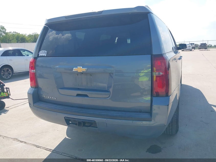 CHEVROLET SUBURBAN - zdjęcie 16