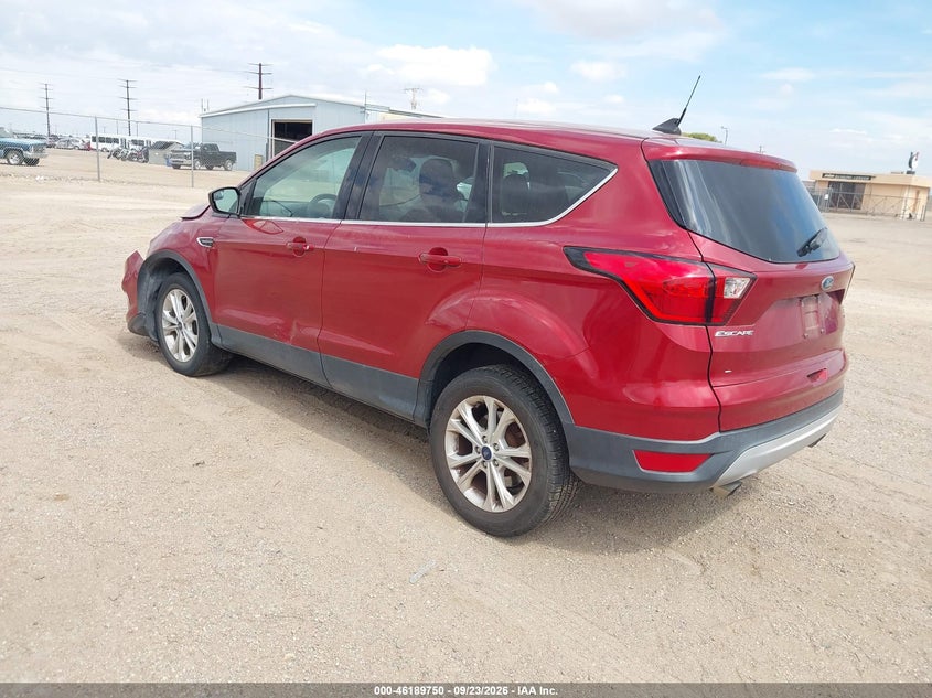 Vin: 1fmcu0gd6kua92586, lot: 46689634, ford escape se 20193