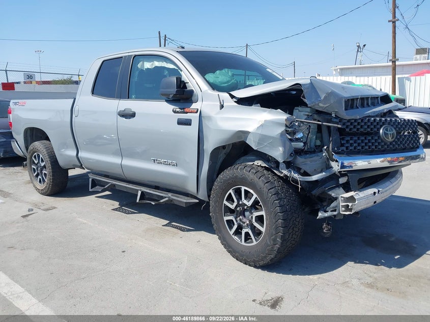 Vin: 5tfuy5f11jx775391, lot: 46689750, toyota tundra sr5 5.7l v8 2018 img_1