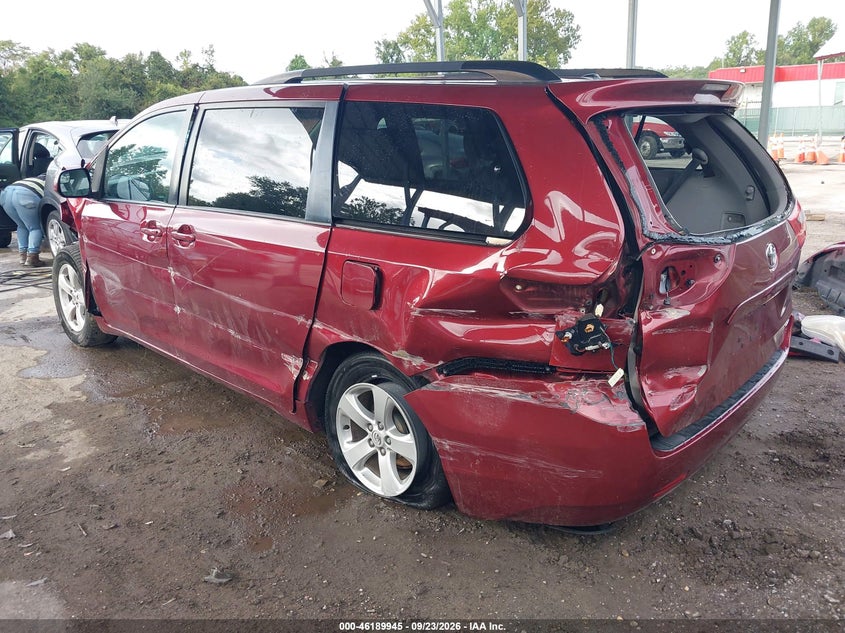 Vin: 5tdkk3dc7fs589255, lot: 46689829, toyota sienna le 20153