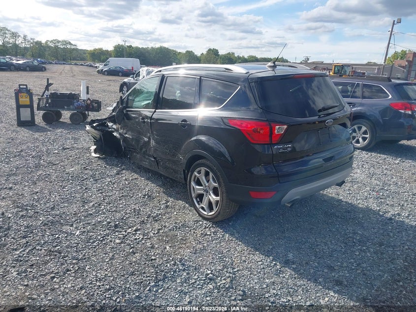 Vin: 1fmcu9j93kua22231, lot: 46690077, ford escape titanium 20193