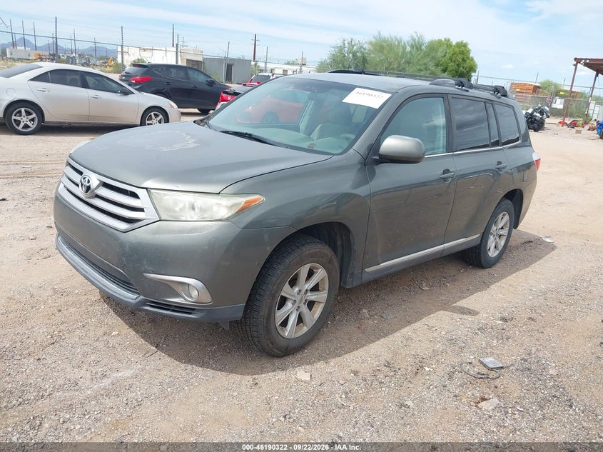 Vin: 5tdbk3eh6cs154040, lot: 46690206, toyota highlander base v6 20122