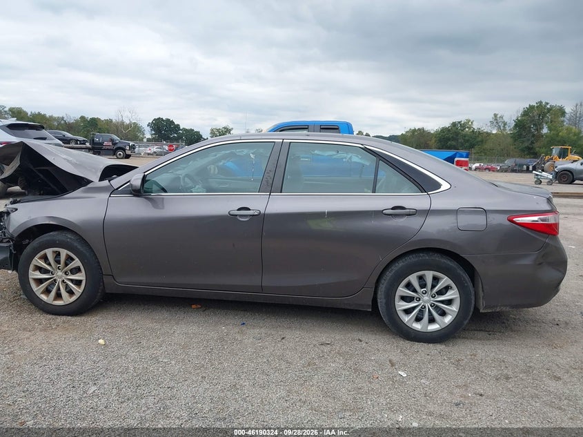 TOYOTA CAMRY - zdjęcie 14