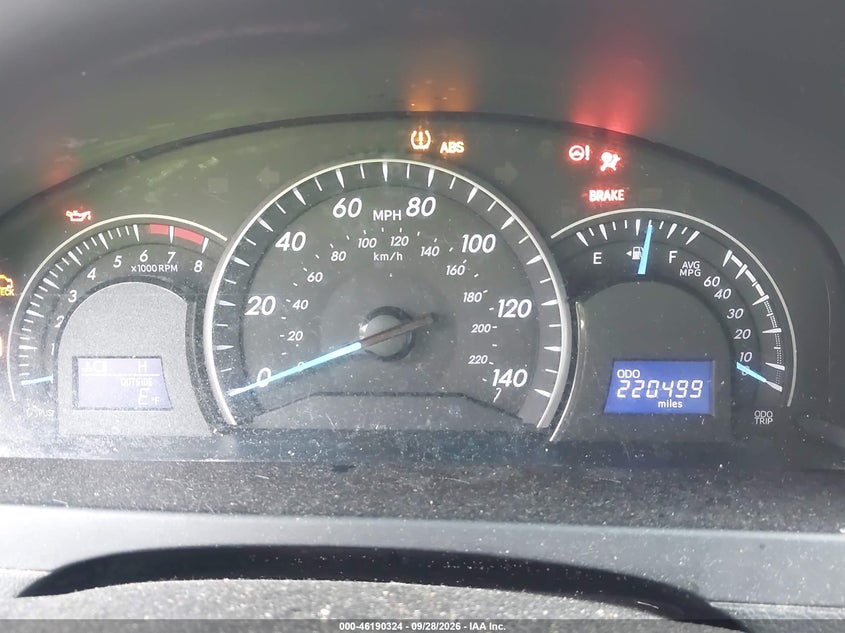 TOYOTA CAMRY - zdjęcie 7