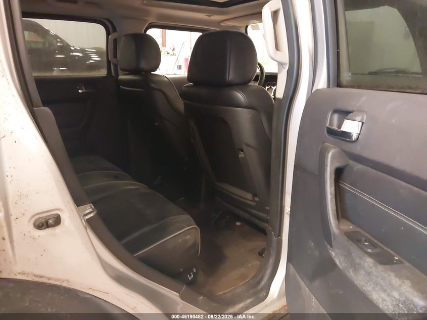 HUMMER H3 SUV 2007 VIN 5GTDN13E378200164
