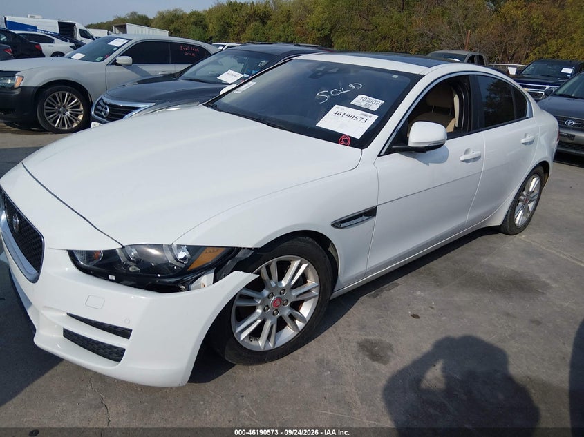 2017 JAGUAR XE 20D PREMIUM · Фото 2