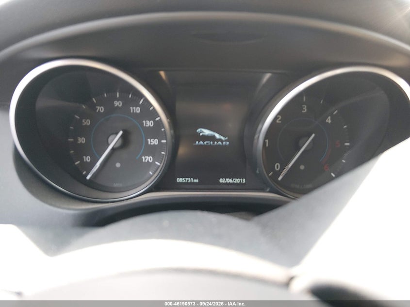 2017 JAGUAR XE 20D PREMIUM · Фото 7