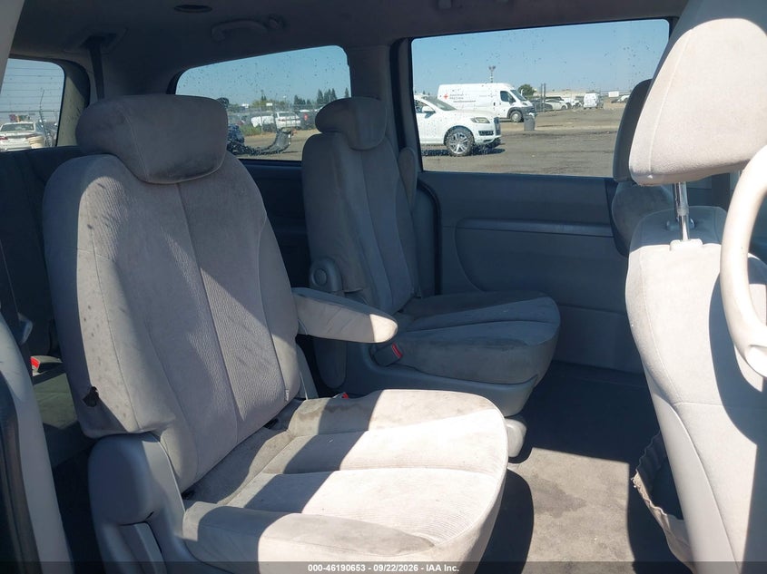 2009 KIA SEDONA auction photo 8