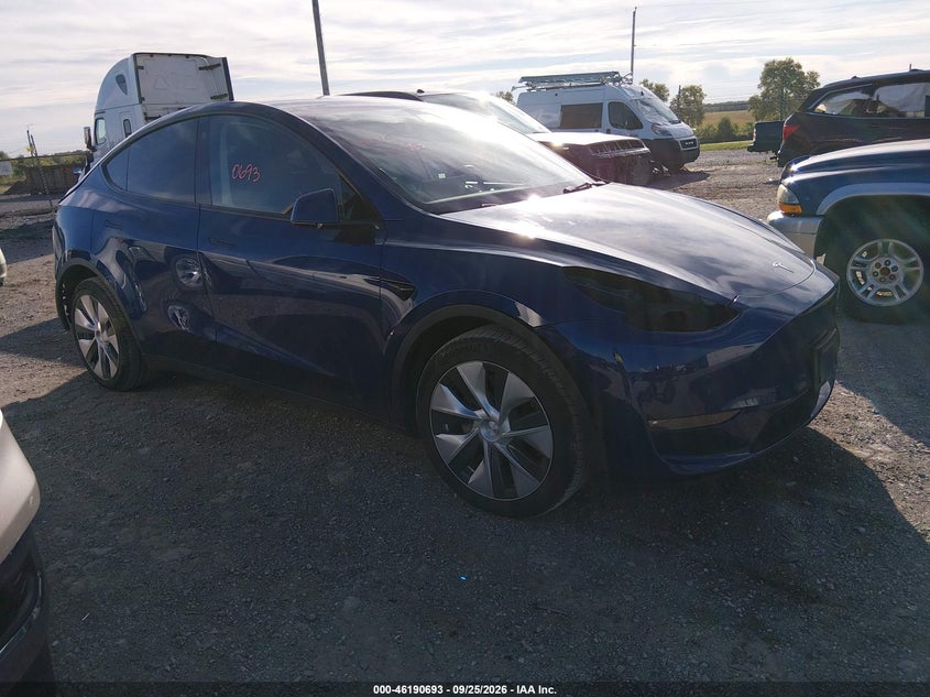 TESLA MODEL Y - zdjęcie 1