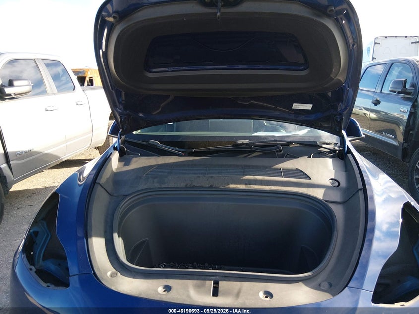 TESLA MODEL Y - zdjęcie 10