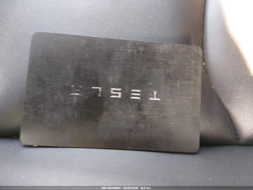 TESLA MODEL Y - zdjęcie 11