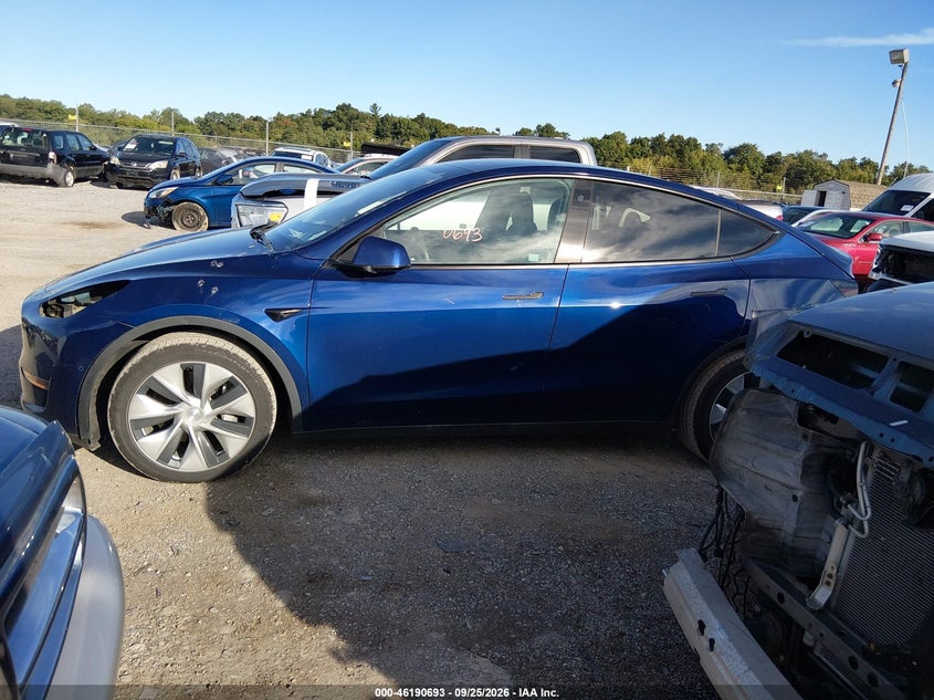 TESLA MODEL Y - zdjęcie 14