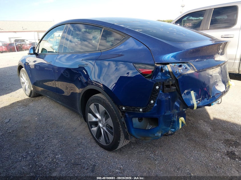 TESLA MODEL Y - zdjęcie 3