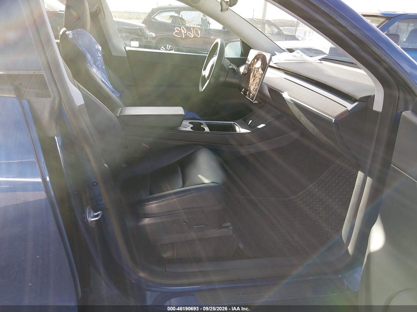 TESLA MODEL Y - zdjęcie 5