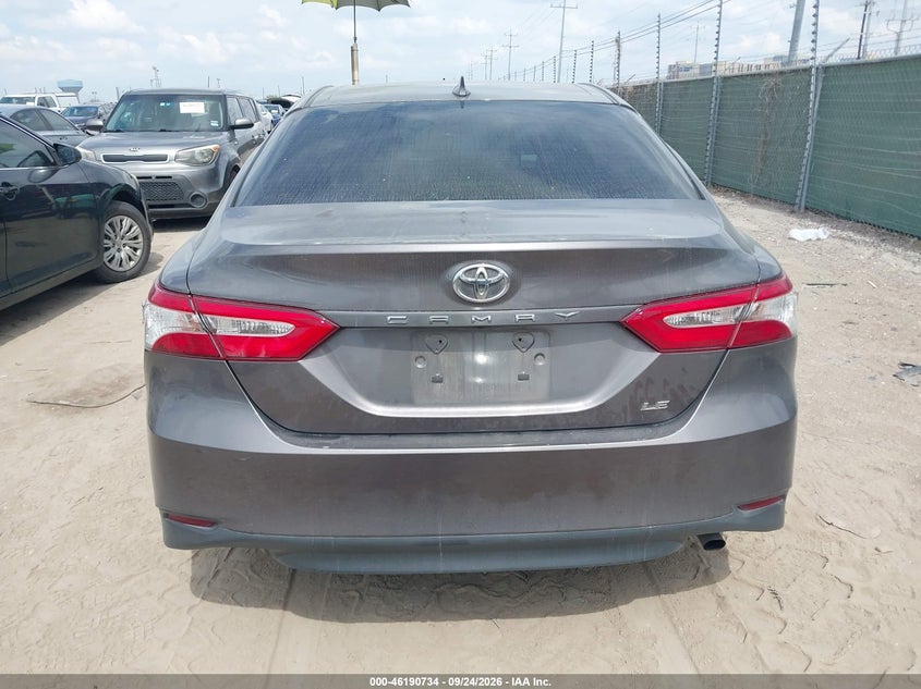 TOYOTA CAMRY - zdjęcie 16